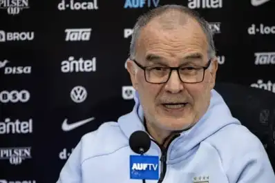 Marcelo Bielsa frenó los rumores y negó su salida de Uruguay después del Mundial