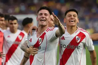 No tienen lugar en Europa y River quiere aprovechar la oportunidad: el Millonario va por Echeverri y Mastantuono