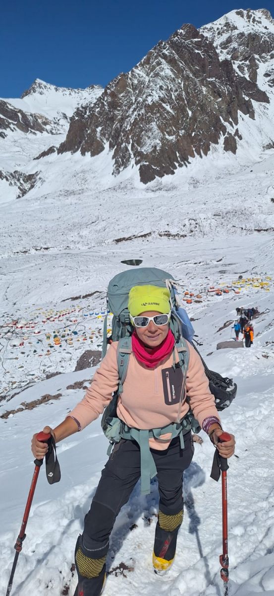 Es tucumana, conquistó el Kilimanjaro y el Aconcagua, y ahora va por otra cumbre histórica en Rusia