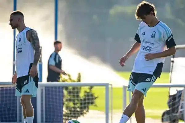 Nico Paz llevó tranquilidad a la Selección: “Últimos días de recuperación”
