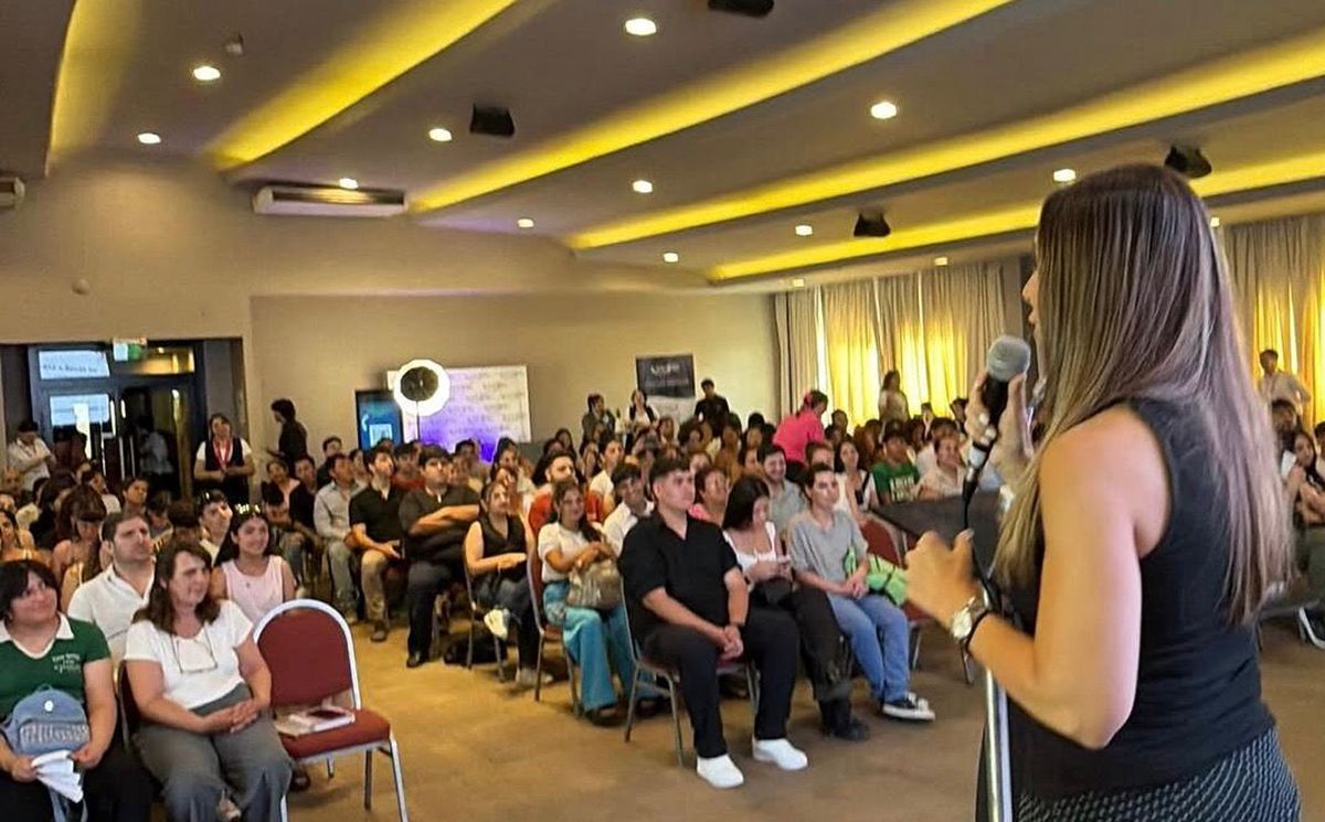 EDICIÓN 2025. La primera edición de la Feria del Trabajo reunió a cientos de jóvenes tucumanos en el Hotel Garden Park. / INSTAGRAM @feriadetrabajo.tuc