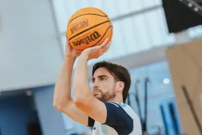 Fiebre por el básquet en Kansas: El divertido video de la Selección tirando al aro que causó furor en las redes