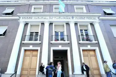 Simuló ser agrimensor para estafar a clientes