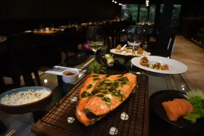 De los rolls clásicos al flan de miso: la nueva carta de Sushifeel refleja un paladar tucumano cada vez más curioso