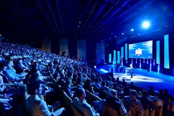 El debate entre medios y plataformas de IA