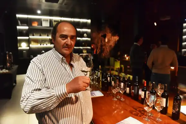 Un cardón y la firma de un genio en la etiqueta: cómo Michel Rolland revolucionó los vinos de Yacochuya