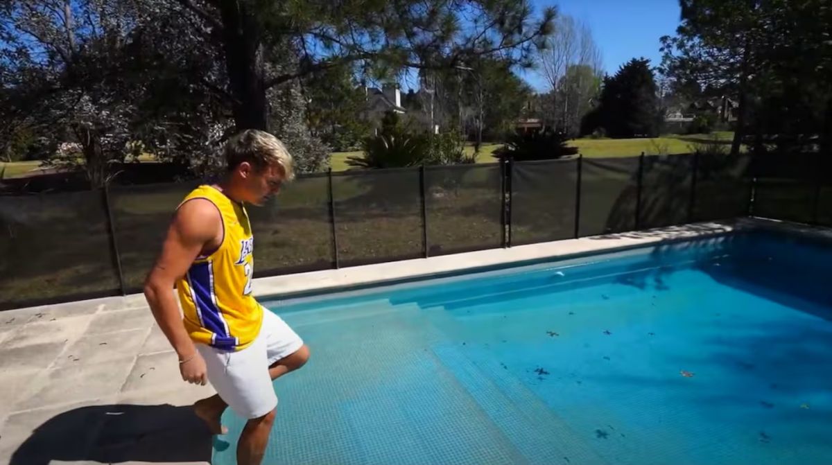 Así es la lujosa casa de Ian Lucas: tres plantas, vista al lago y un increíble espacio gamer