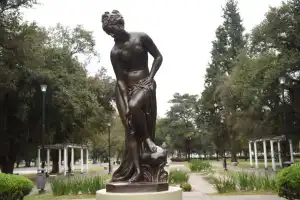 Tanta belleza enamora: así quedaron las estatuas del parque 9 de Julio luego de la restauración