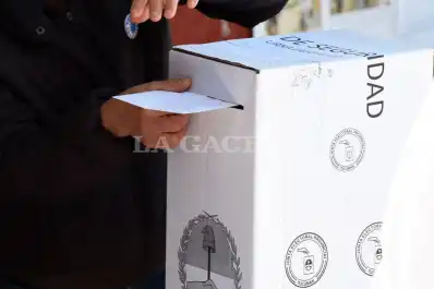 Con acoples, boleta papel y chances de reelección: qué cambios se esperan en Tucumán para 2027