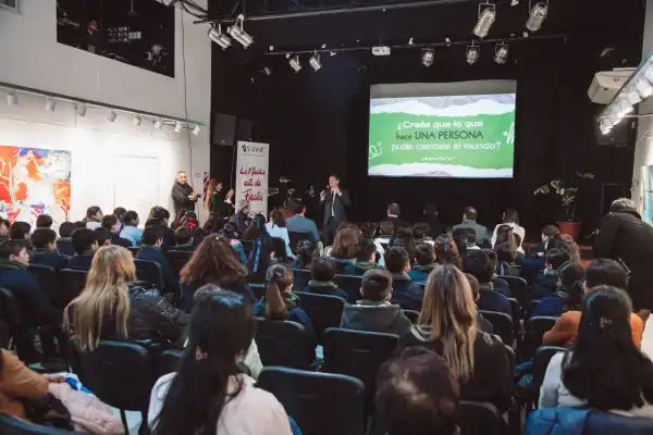Alumnos del Colegio El Salvador asumieron su compromiso con el cuidado del ambiente