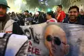 Miles de seguidores homenajearon al Indio Solari con un banderazo en el Obelisco y hubo incidentes con la Policía