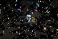 La última misa ricotera por la muerte del Indio Solari: una plaza de Mayo atravesada por el dolor, el pogo y la sensación de orfandad