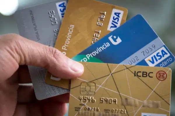 Cómo funcionan los préstamos para saldar deudas con tarjeta de crédito