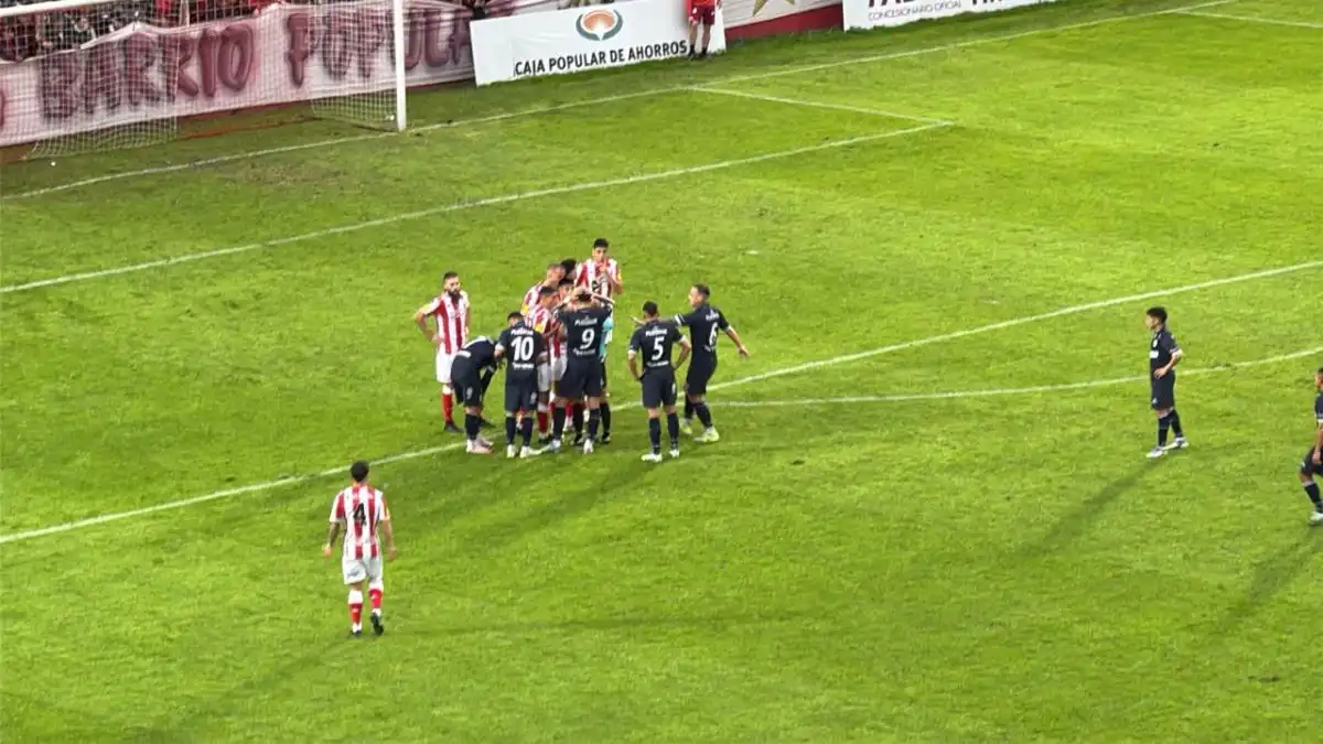 13' Increíble error de Manganelli