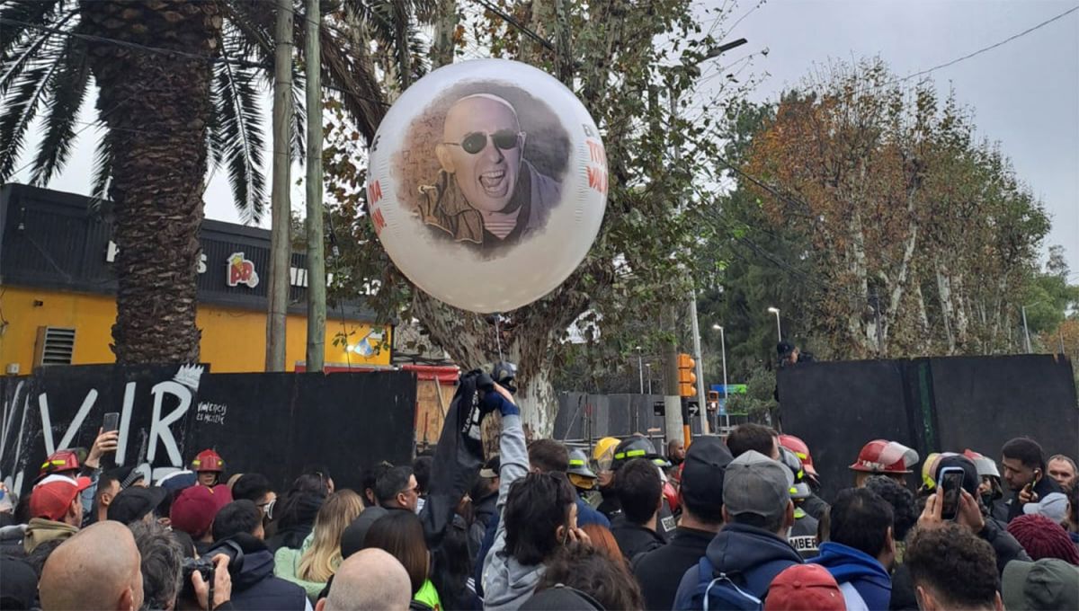 Velorio del Indio Solari: una multitud despide en Villa Domé
