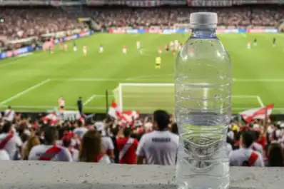 Atención hinchas: los requisitos obligatorios para poder ingresar con agua a los partidos del Mundial 2026