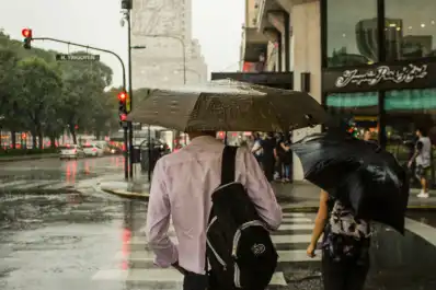 Excesos de lluvia y frío en el país: qué zonas esperan precipitaciones por encima de lo normal