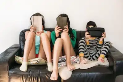 Nuestros hijos no están frente a una pantalla: están viviendo una parte de su vida