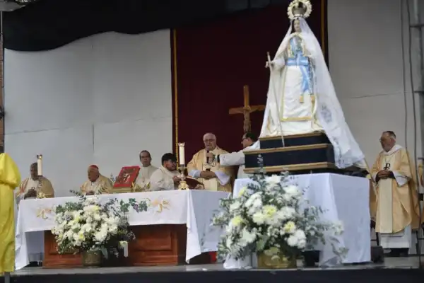 Corpus Christi en Tucumán: los fieles revivieron la fe del Congreso Eucarístico 2016