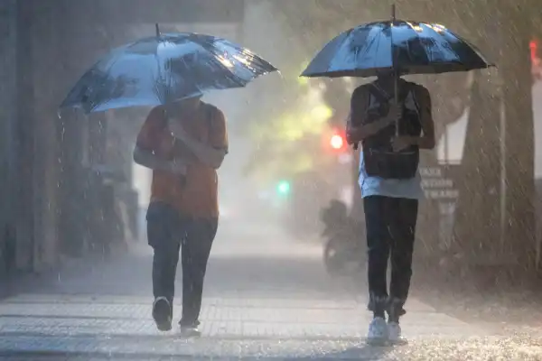 Alerta amarilla por tormentas: el SMN advirtió lluvias abundantes, ráfagas y granizo ocasional
