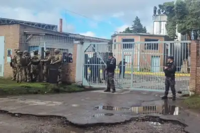 Crisis en la industria del neumático: trabajadores toman una planta en Córdoba por salarios impagos