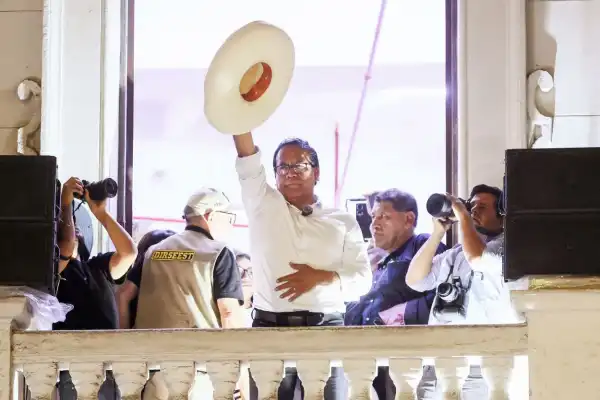 Balotaje presidencial en Perú: en una definición de infarto, Sánchez aventaja a Fujimori