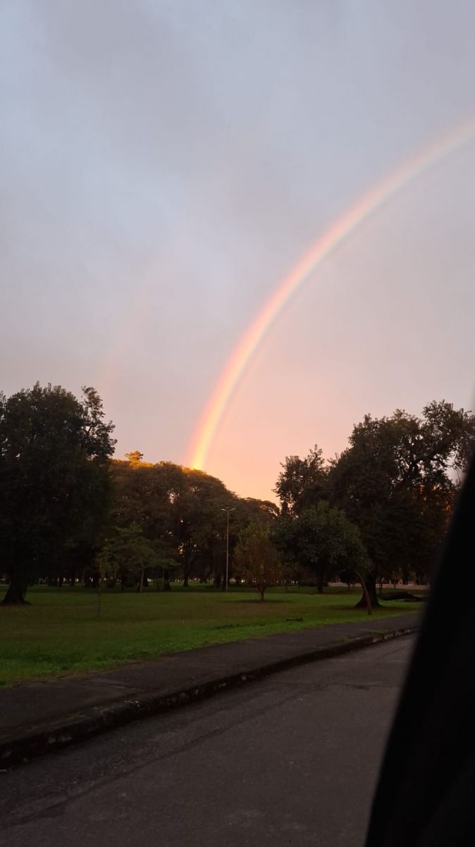 ARCO IRIS. Las redes se llenaron de colores en las primeras horas de la mañana. LA GACETA/FOTO DE MARCELO AGUAYSOL