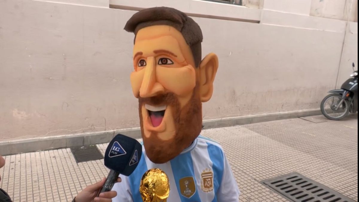CON LA GACETA. Ángel se puso la 10 y se prendió a la entrevista 