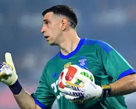 Dibu Martínez tendría un acuerdo con Juventus y podría cambiar de club después del Mundial