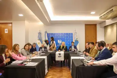 Reunión de trabajo en el gabinete de Chahla: buscan facilitarle la vida a los vecinos