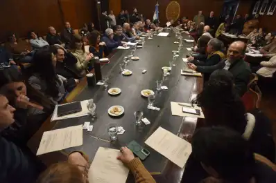 UNT: suspendieron la Asamblea Universitaria de hoy y reabren el proceso para elegir rector