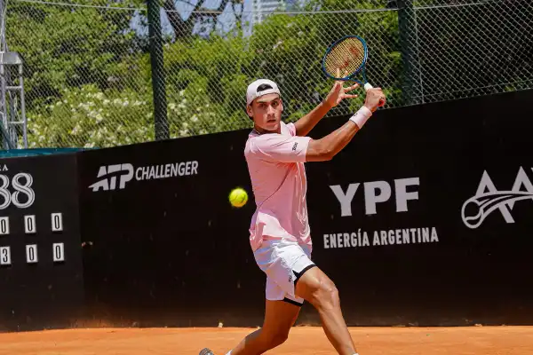 Máximo Zeitune dio batalla, pero se despidió del Challenger de Tucumán en singles