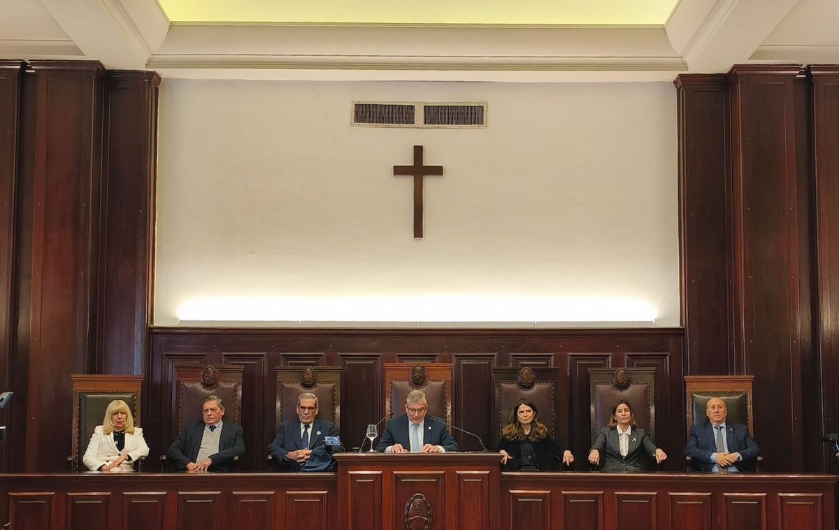 La Corte y los represetantes del Ministerio Público Fiscal y de la Defensa. Gentileza Poder Judicial