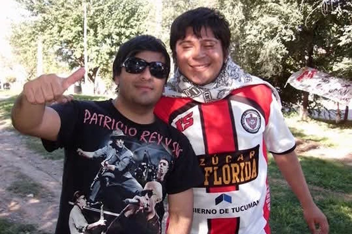 FANATISMO ADOLESCENTE. A la izquierda, Sergio y a la derecha Matías Arooyo, su fiel compañero de las ''misas''. 