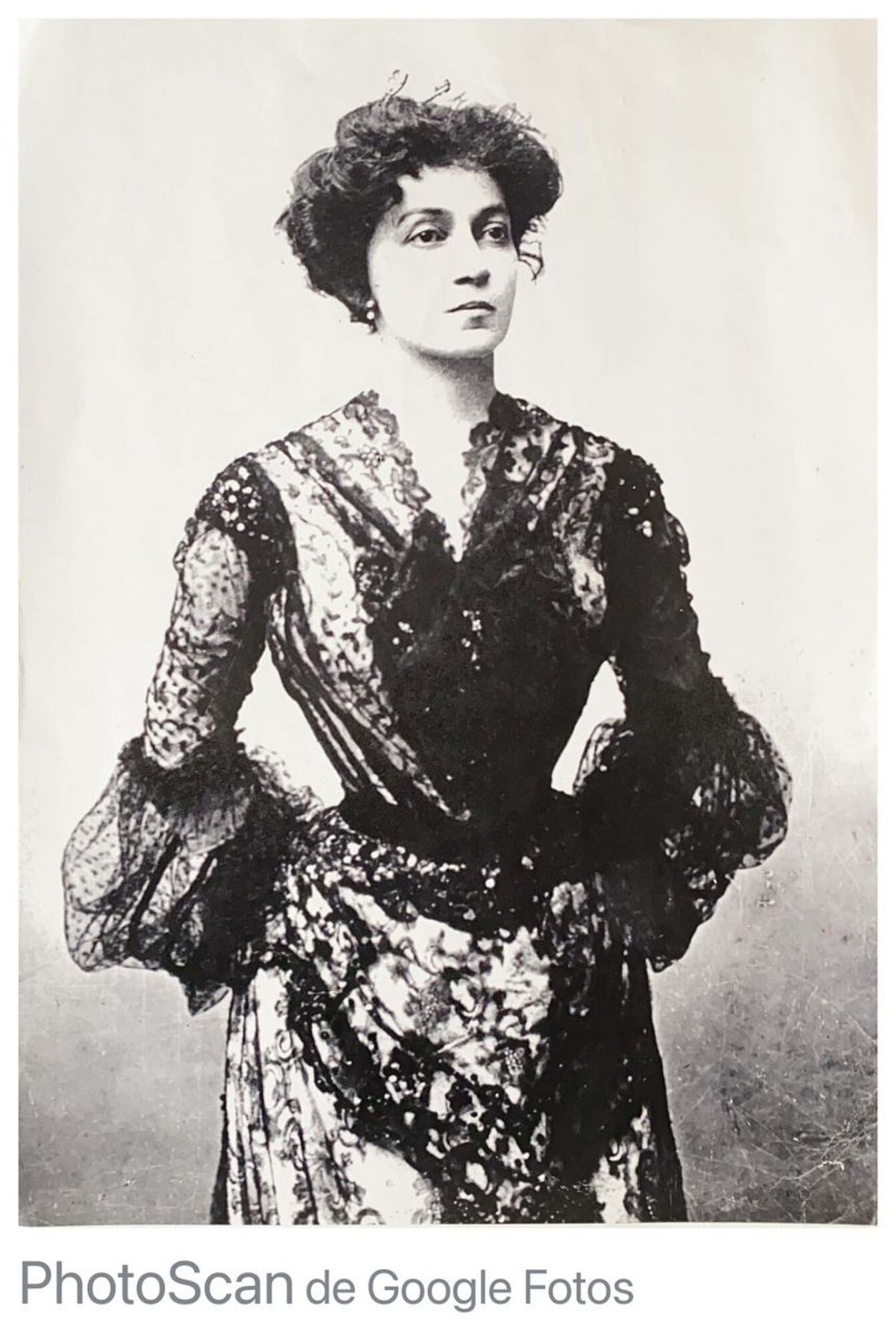 Recuerdos fotográficos: Lola Mora, a través de fotos y postales