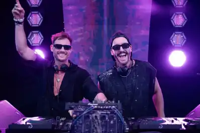 “No Name”: el dúo de DJs que conquista el mundo de la electrónica