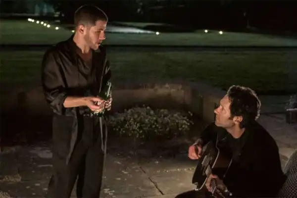 Estreno de cine: un viejo tema musical enfrenta a dos cantantes