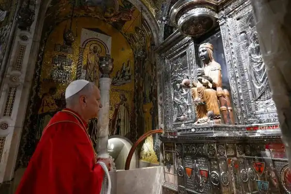 La historia de Montserrat, la virgen morena que visitó el papa en España