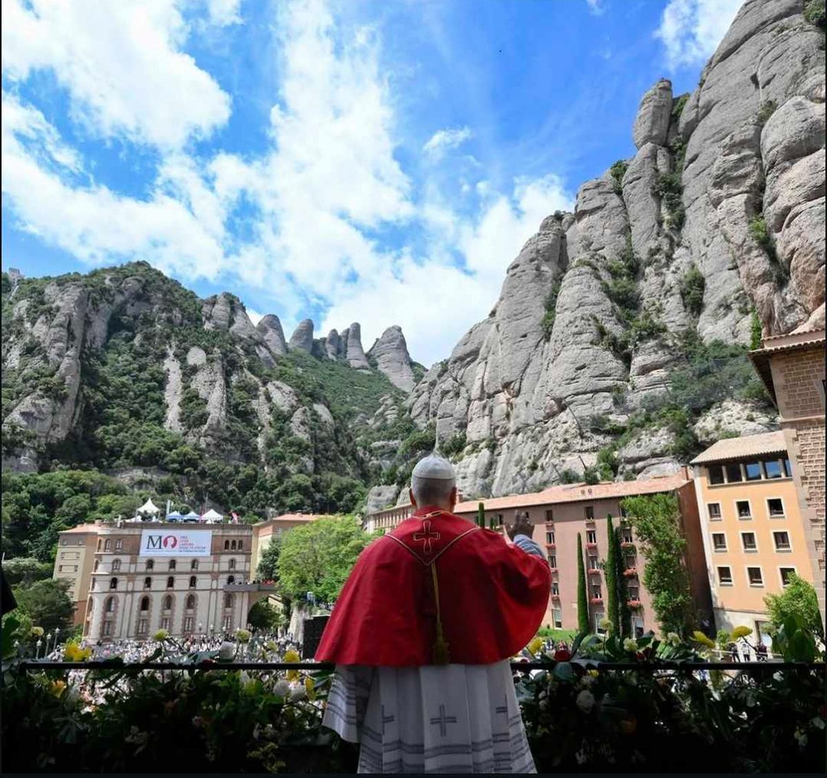 La historia de Montserrat, la virgen morena que visitó el papa en España
