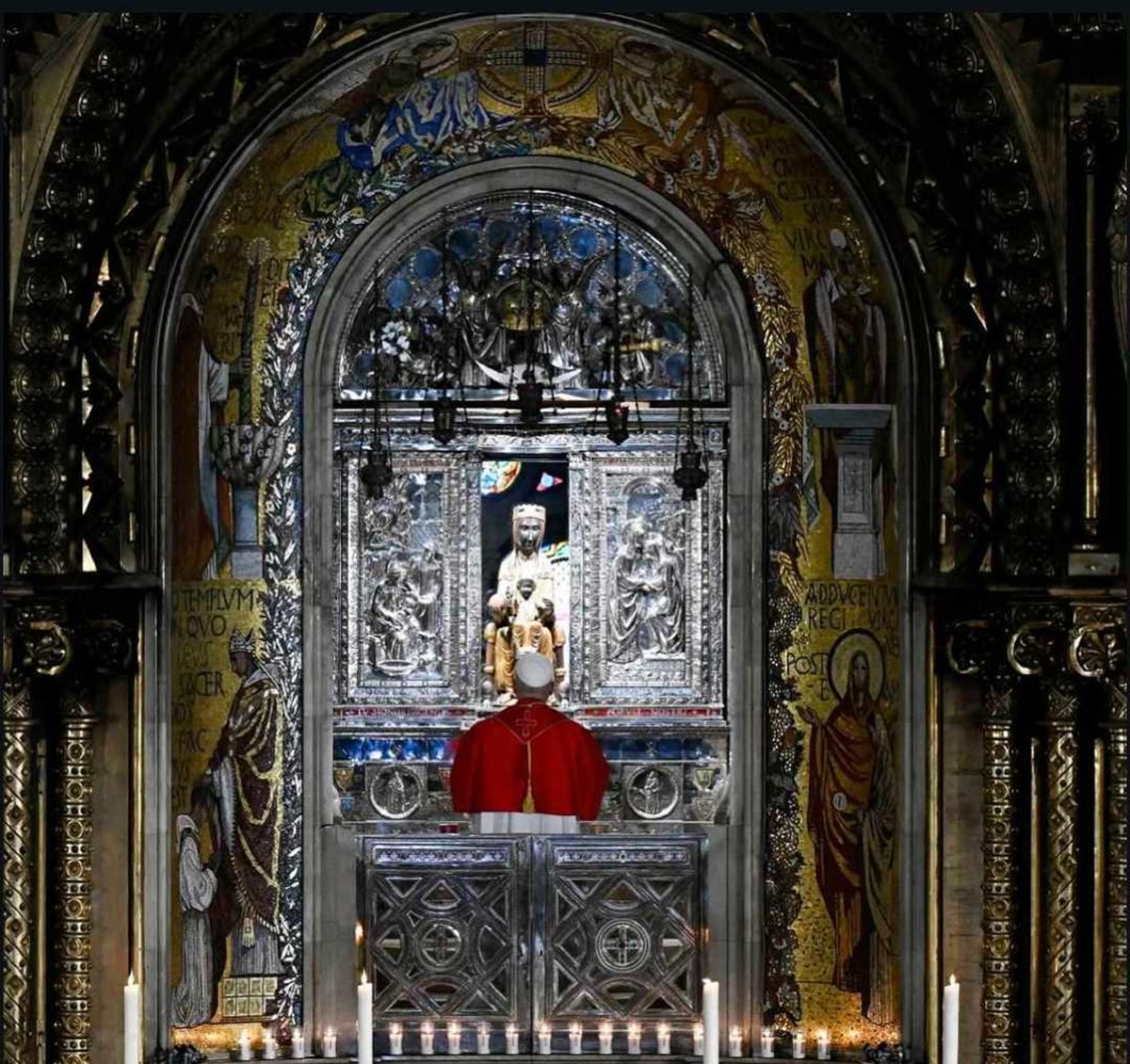 La historia de Montserrat, la virgen morena que visitó el papa en España