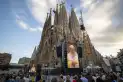León XIV bendijo la torre más alta de famosa basílica de la Sagrada Familia de Barcelona