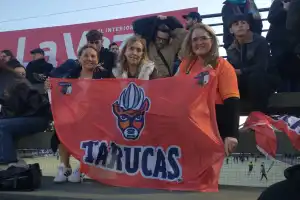 Una camiseta, miles de kilómetros y un mismo sueño: así acompañaron a Tarucas en Córdoba