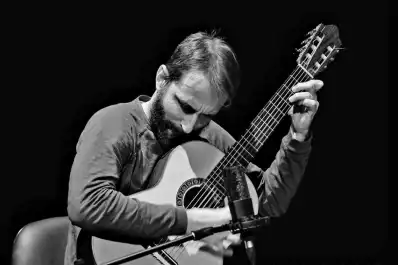 Martín Páez de la Torre presenta siete temas para guitarra eléctrica