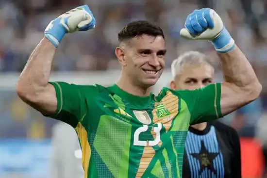 550x367_dia-arquero-argentina-celebra-cada-12-junio-duenos-tres-palos-1140800-094707.webp