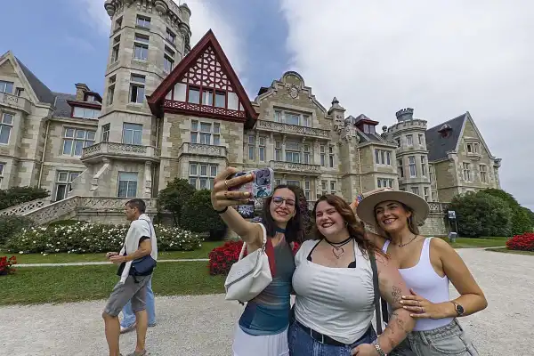 Últimos días para postular a los Cursos de Verano de Fundación Carolina en España