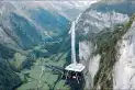 El teleférico más empinado del mundo lleva a un pueblo de ensueño donde no circulan autos