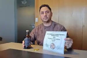 Medalla doble de oro para un gin hecho en Tucumán