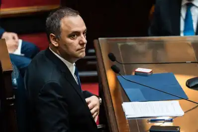 Presunto enriquecimiento ilícito: las rectificaciones no despejan las dudas sobre Adorni