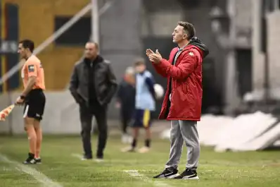 San Martín mostró otra idea de juego con Hernán De Camilo, pero los problemas siguen intactos