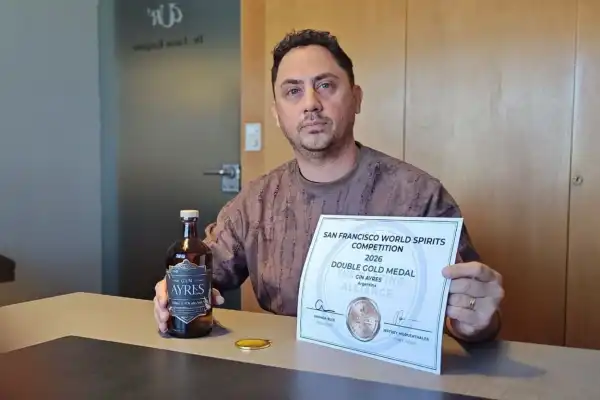 Medalla doble de oro para un gin hecho en Tucumán